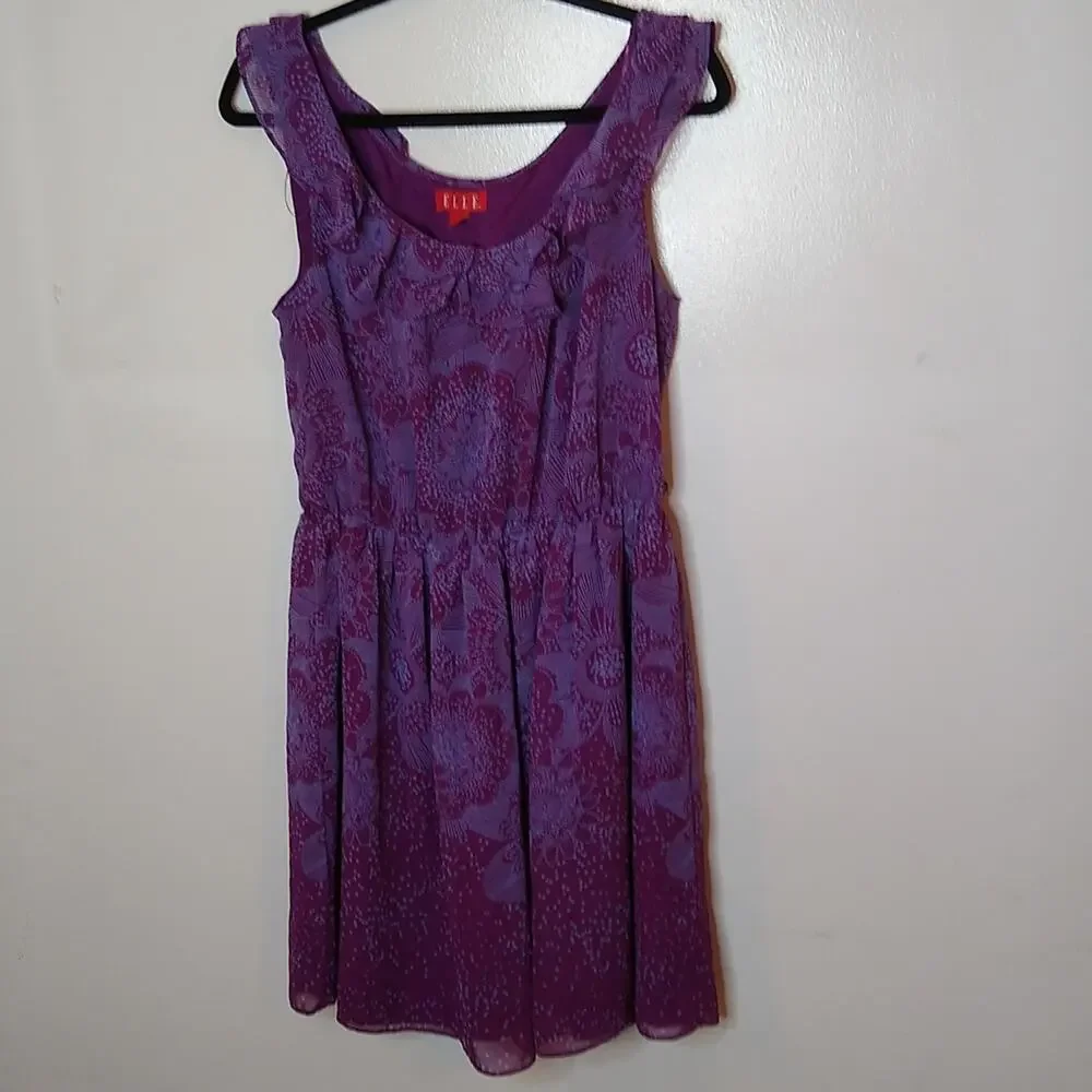 Ellie women's size medium purple paisley sleeveless dress. Classy.